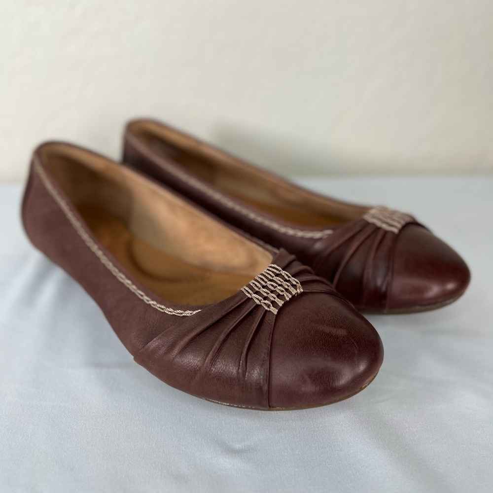 Clarks Artisan Women's Aldea Abode Flats Slip On Shoes Size 9.5 EUC